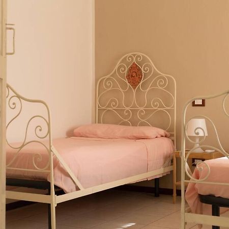 Maria'S Bed - Intero Alloggio Accogliente Dorno Dış mekan fotoğraf
